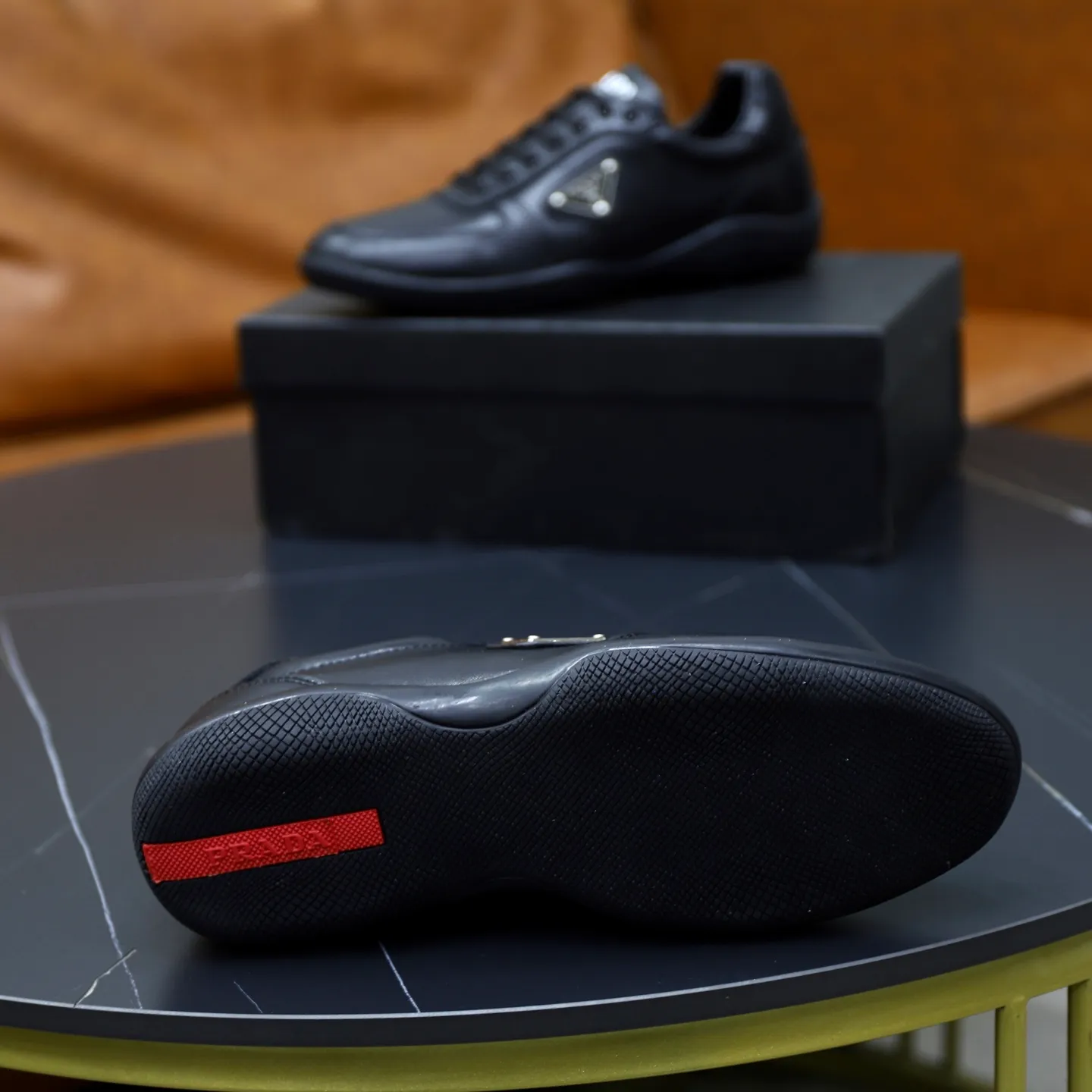 Ex-factory price: 440💰🙅‍♂️🙅‍♂️🙅‍♂️ Brand: PRADA Standard code: 38-44 (45 customized) Grade: Same as the official website Material: Original leather splicing, comfortable and breathable lining, original wear-resistant outsole Style category: Men's fashionable casual shoes, running shoes, noble luxury brand elements, top luxury Color: actual picture color
